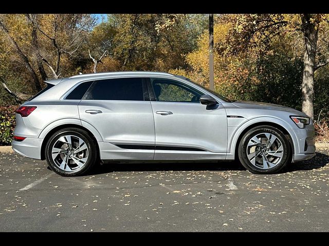 2022 Audi e-tron Premium Plus