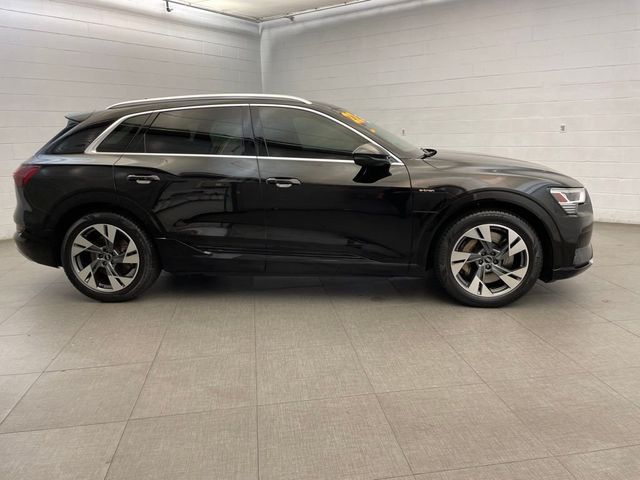 2022 Audi e-tron Premium