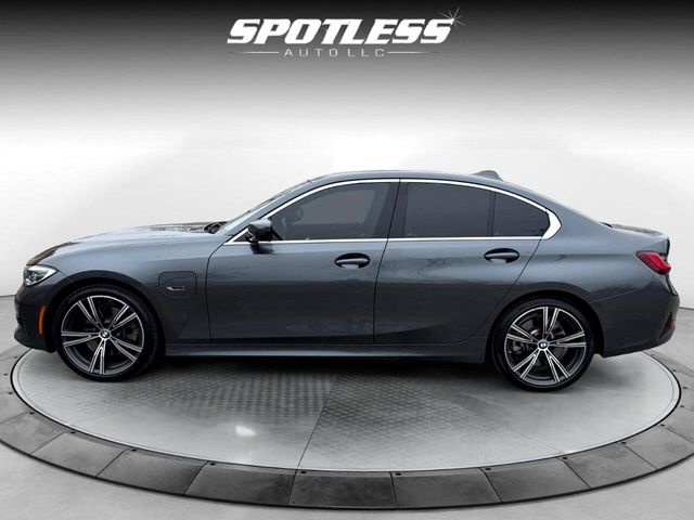 2022 BMW 3 Series 330e