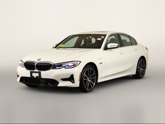 2022 BMW 3 Series 330e xDrive