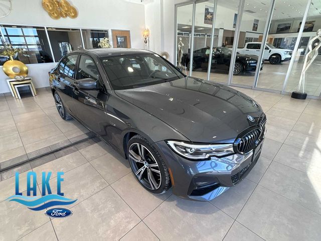 2022 BMW 3 Series 330e xDrive