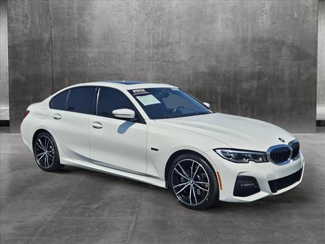 2022 BMW 3 Series 330e