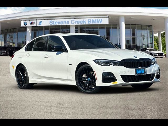 2022 BMW 3 Series 330e