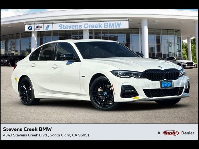 2022 BMW 3 Series 330e