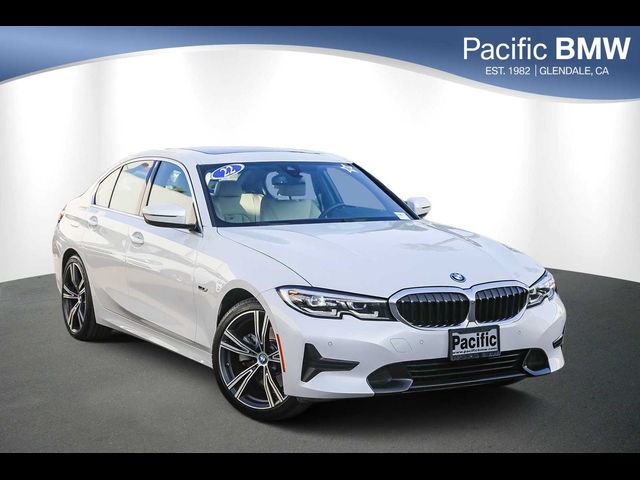 2022 BMW 3 Series 330e