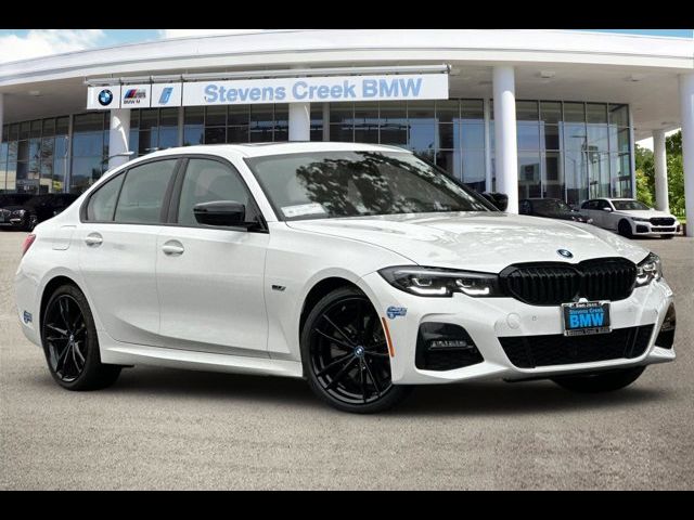 2022 BMW 3 Series 330e