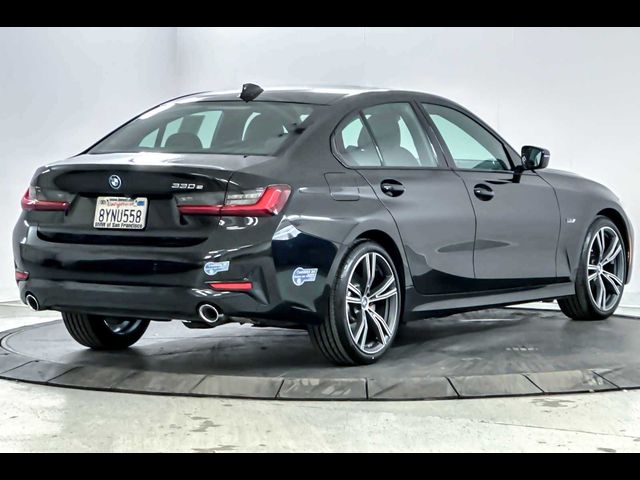 2022 BMW 3 Series 330e