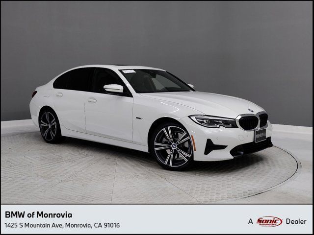 2022 BMW 3 Series 330e