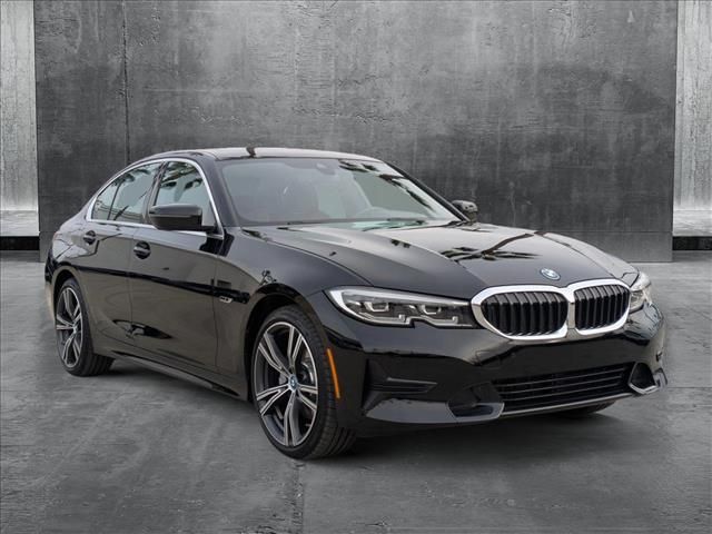 2022 BMW 3 Series 330e