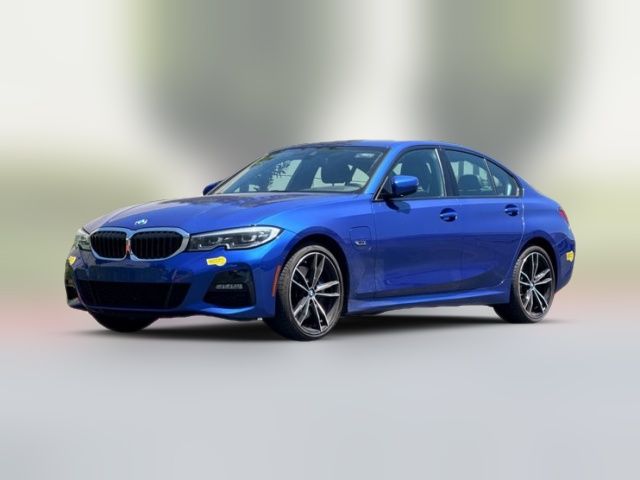 2022 BMW 3 Series 330e