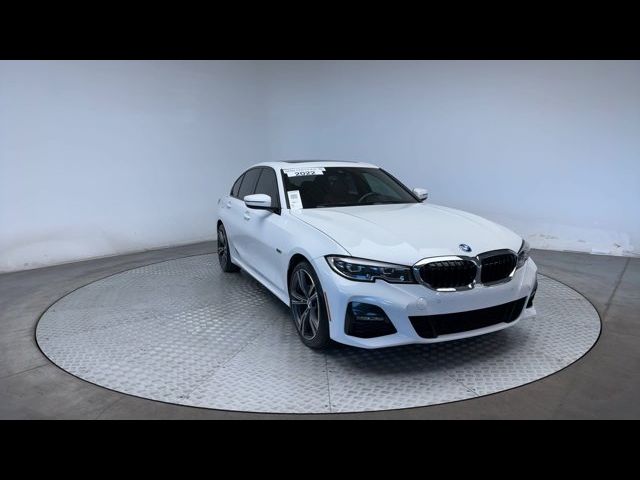 2022 BMW 3 Series 330e