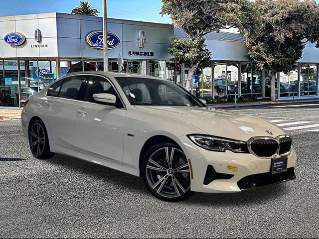 2022 BMW 3 Series 330e