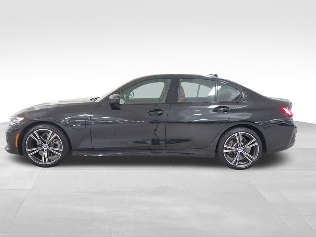 2022 BMW 3 Series 330e