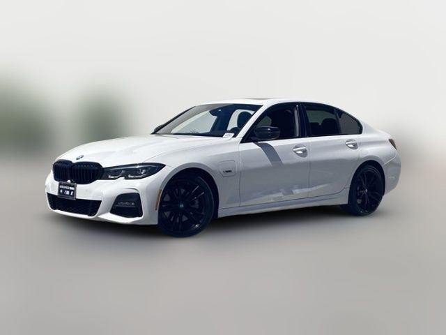 2022 BMW 3 Series 330e
