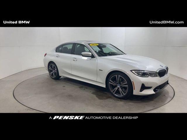 2022 BMW 3 Series 330e