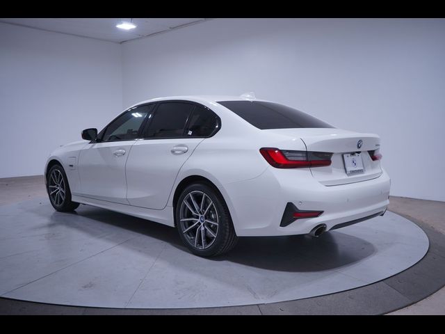 2022 BMW 3 Series 330e