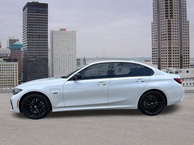 2022 BMW 3 Series 330e