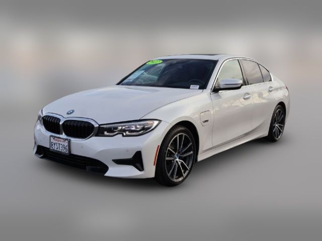 2022 BMW 3 Series 330e