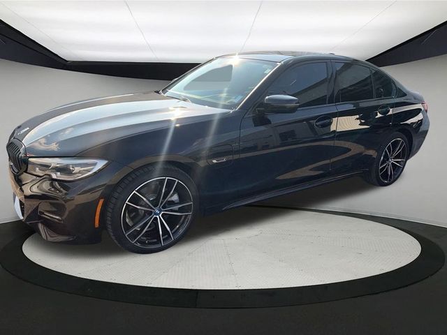 2022 BMW 3 Series 330e