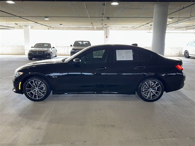 2022 BMW 3 Series 330e