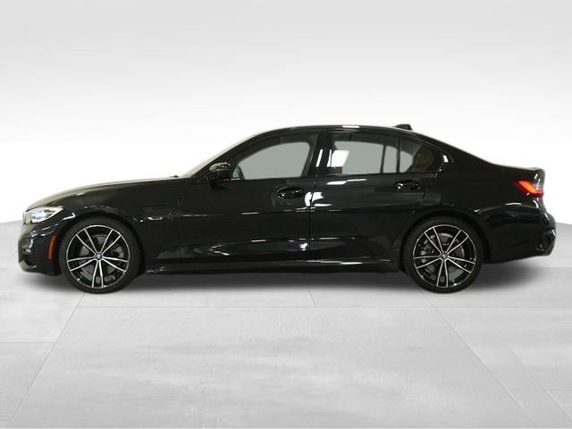 2022 BMW 3 Series 330e