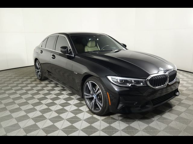 2022 BMW 3 Series 330e