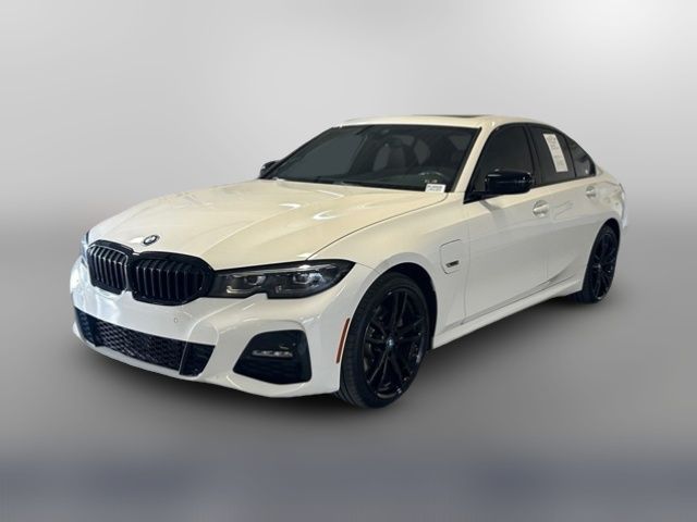 2022 BMW 3 Series 330e