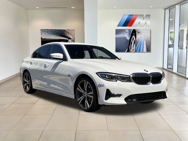 2022 BMW 3 Series 330e