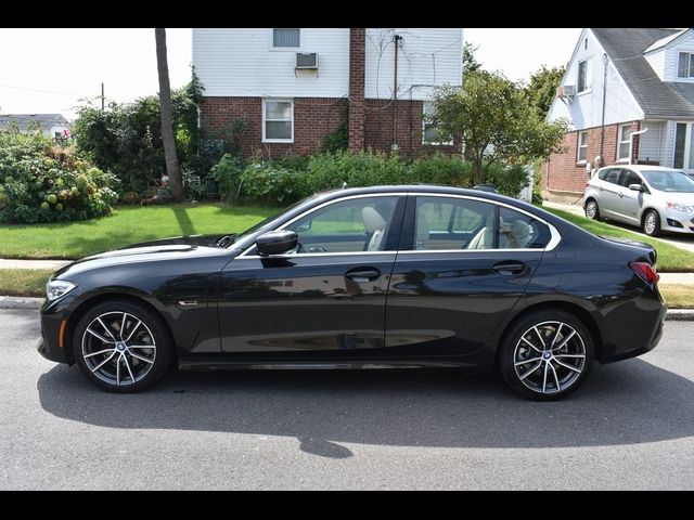 2022 BMW 3 Series 330e xDrive