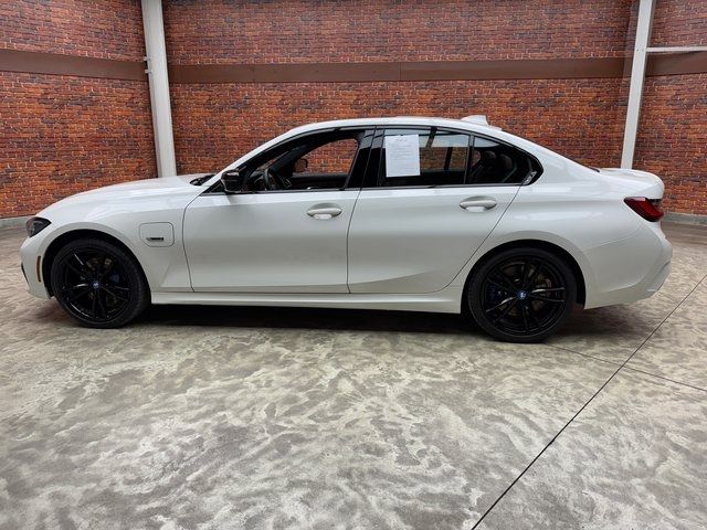 2022 BMW 3 Series 330e xDrive