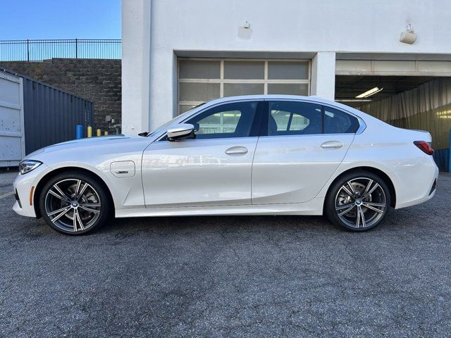 2022 BMW 3 Series 330e xDrive