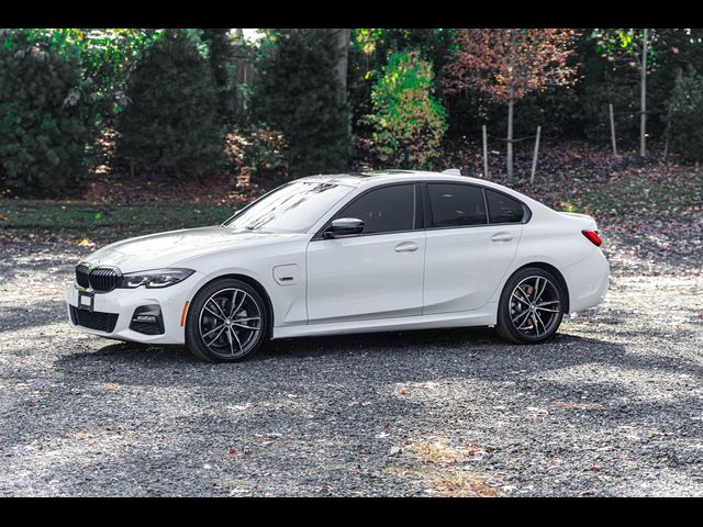 2022 BMW 3 Series 330e xDrive