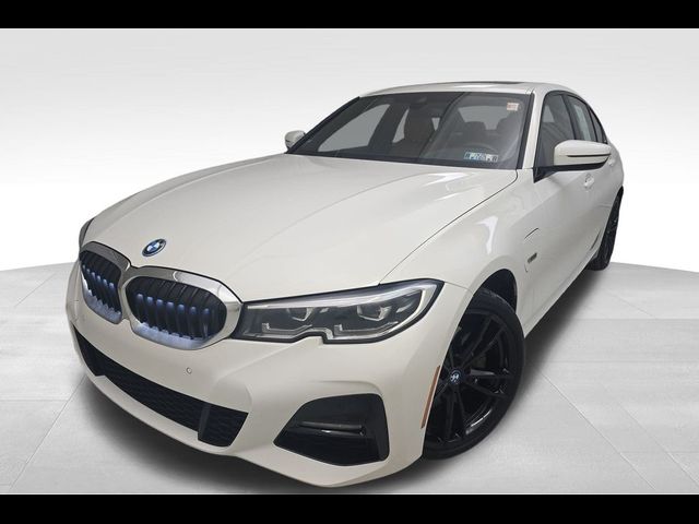 2022 BMW 3 Series 330e xDrive