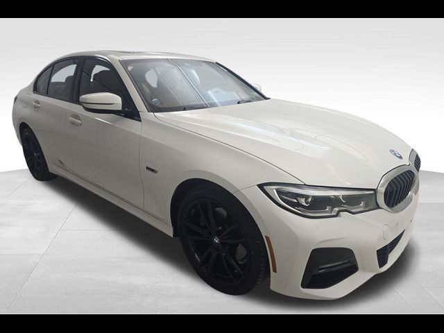 2022 BMW 3 Series 330e xDrive