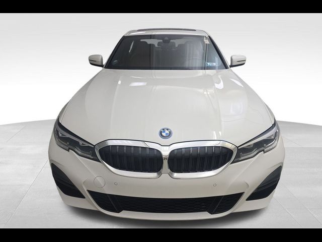 2022 BMW 3 Series 330e xDrive