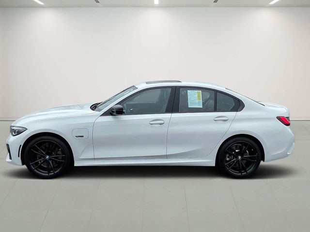 2022 BMW 3 Series 330e xDrive