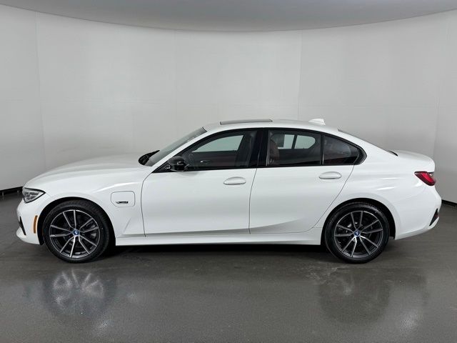 2022 BMW 3 Series 330e xDrive