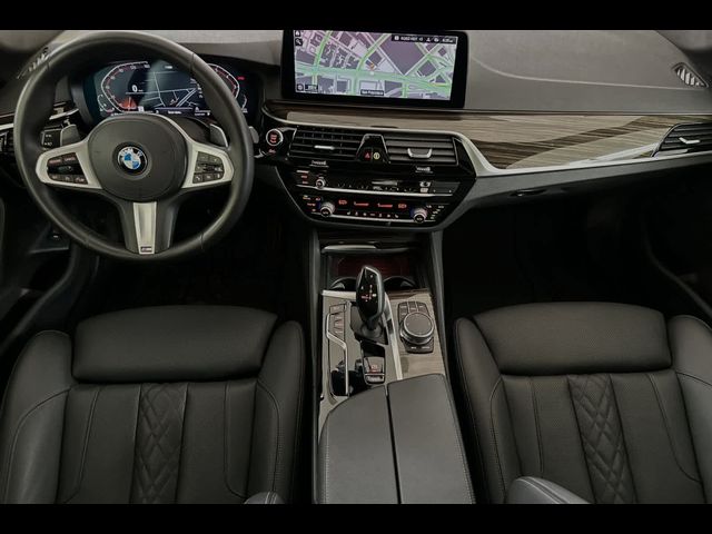 2022 BMW 5 Series 530i