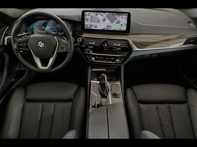 2022 BMW 5 Series 530i