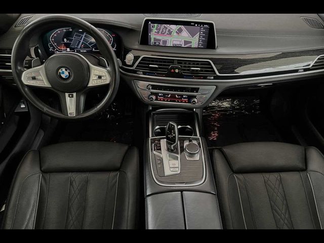 2022 BMW 7 Series 740i