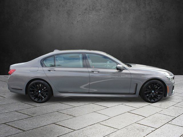 2022 BMW 7 Series 740i