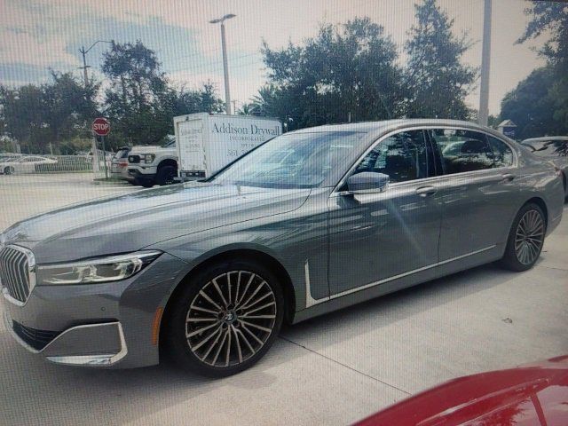 2022 BMW 7 Series 740i