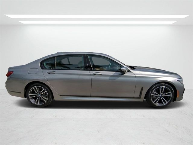 2022 BMW 7 Series 740i