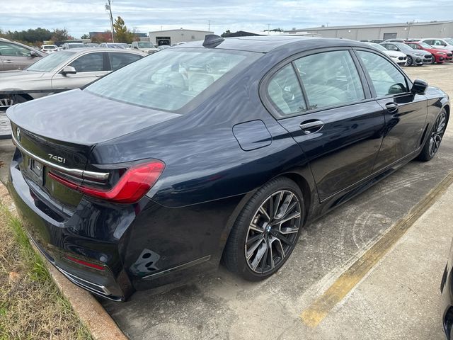 2022 BMW 7 Series 740i