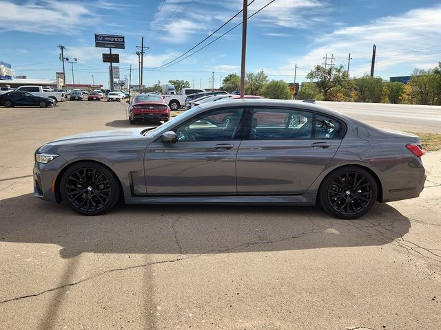 2022 BMW 7 Series 740i