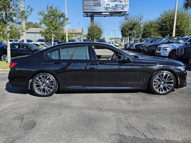 2022 BMW 7 Series 740i