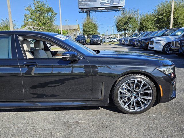 2022 BMW 7 Series 740i