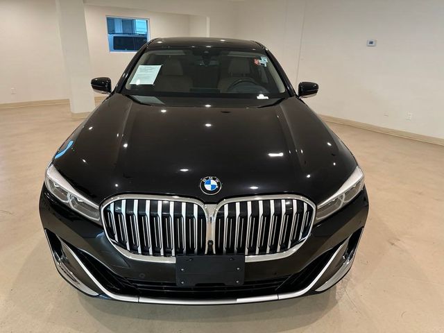 2022 BMW 7 Series 740i