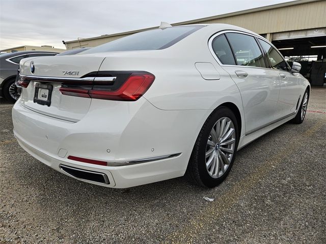 2022 BMW 7 Series 740i