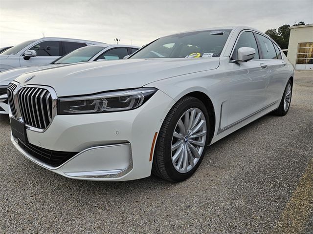 2022 BMW 7 Series 740i